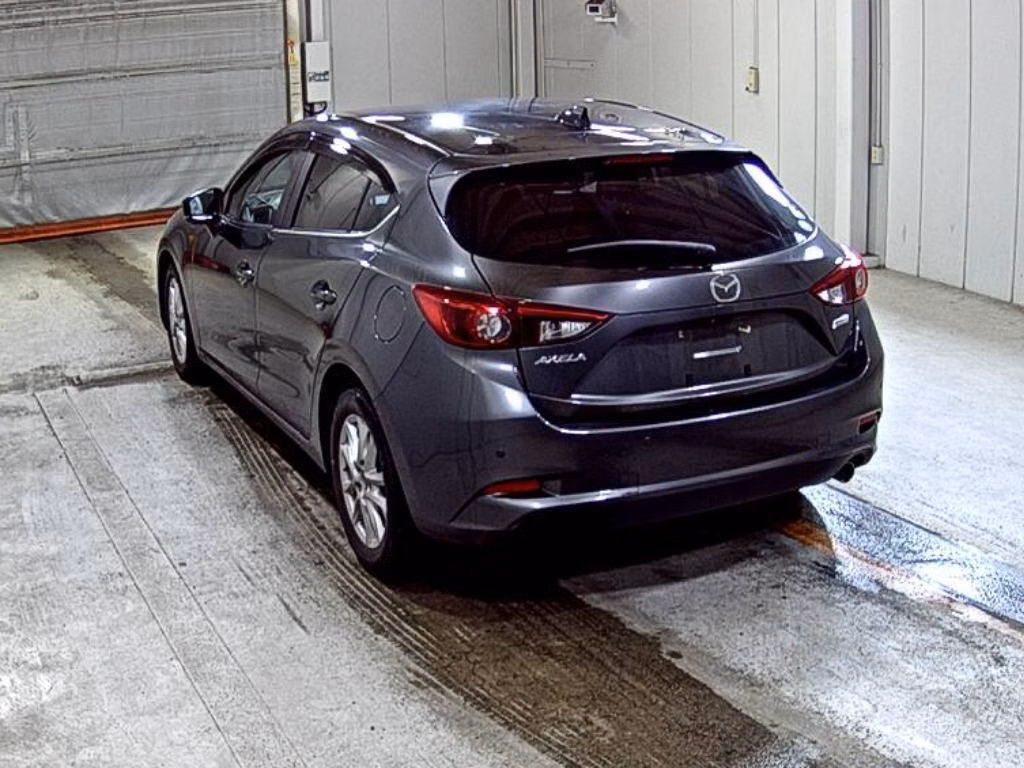 MAZDA AXELA