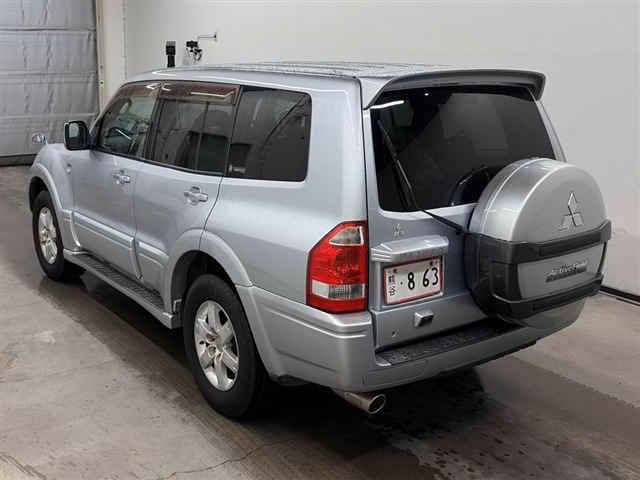 MITSUBISHI PAJERO