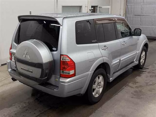 MITSUBISHI PAJERO