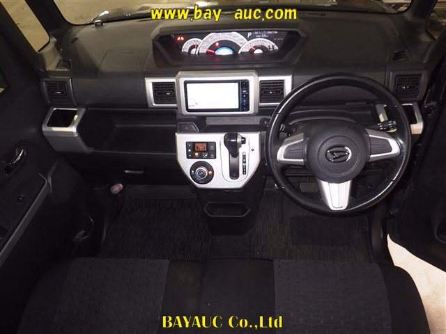 DAIHATSU WAKE