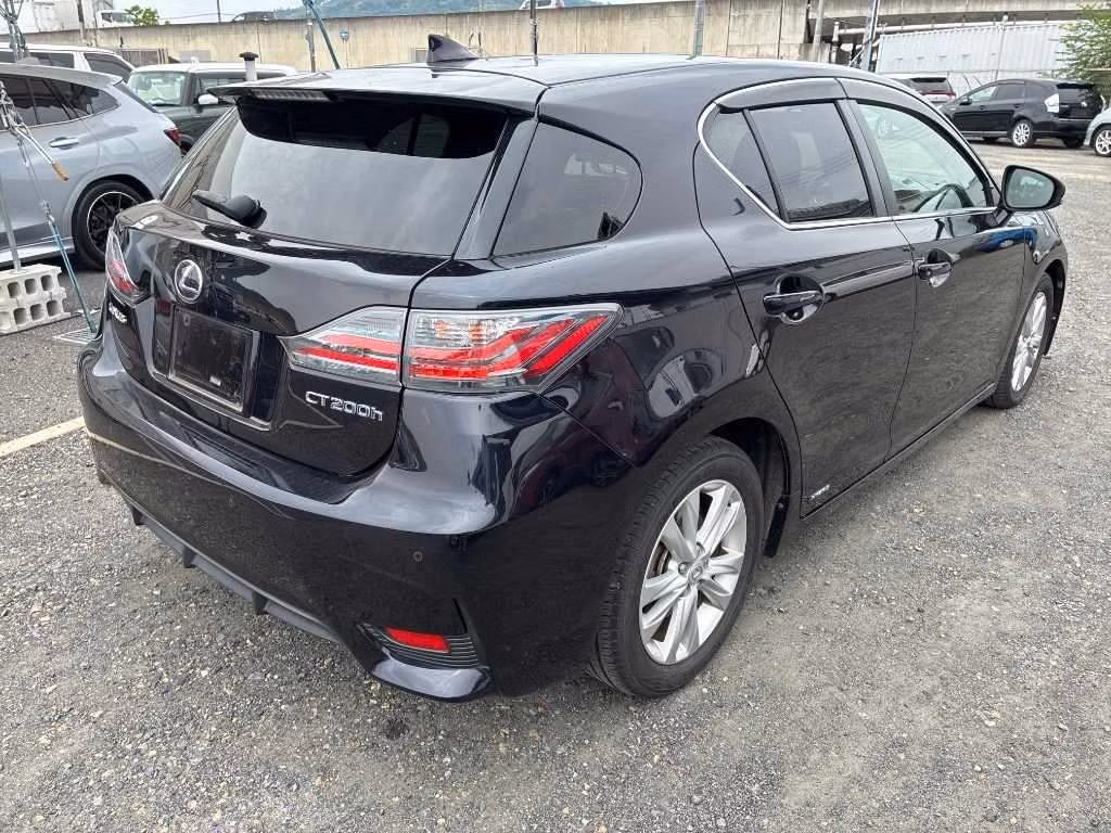 LEXUS CT200H