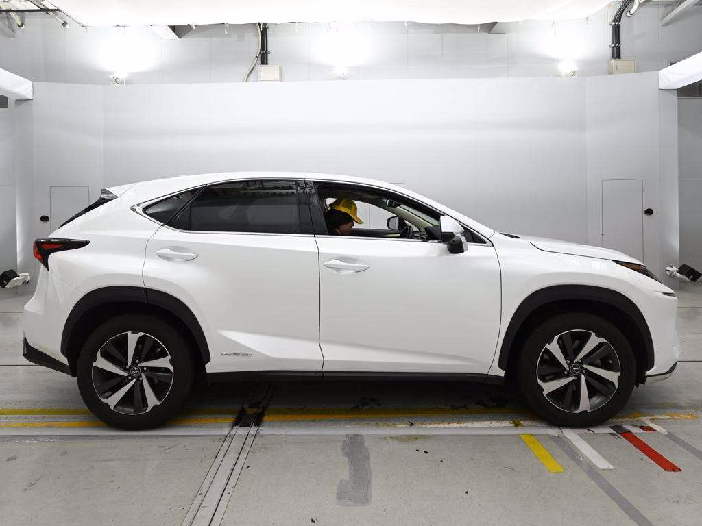 LEXUS NX300H