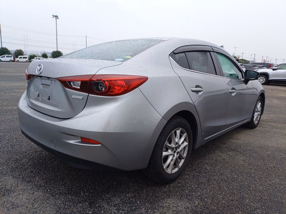 MAZDA AXELA