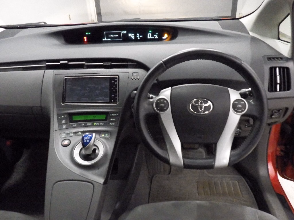 TOYOTA PRIUS
