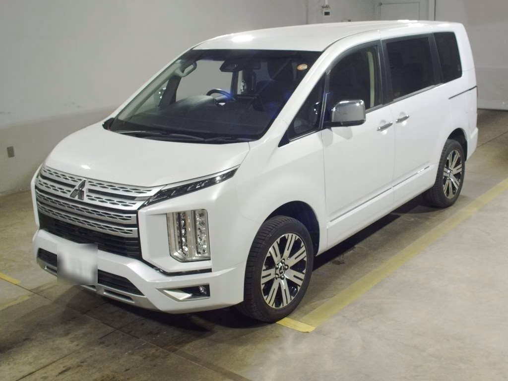 MITSUBISHI DELICA D:5