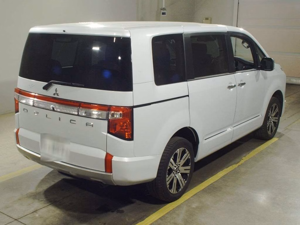 MITSUBISHI DELICA D:5