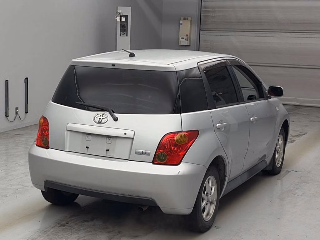 TOYOTA IST