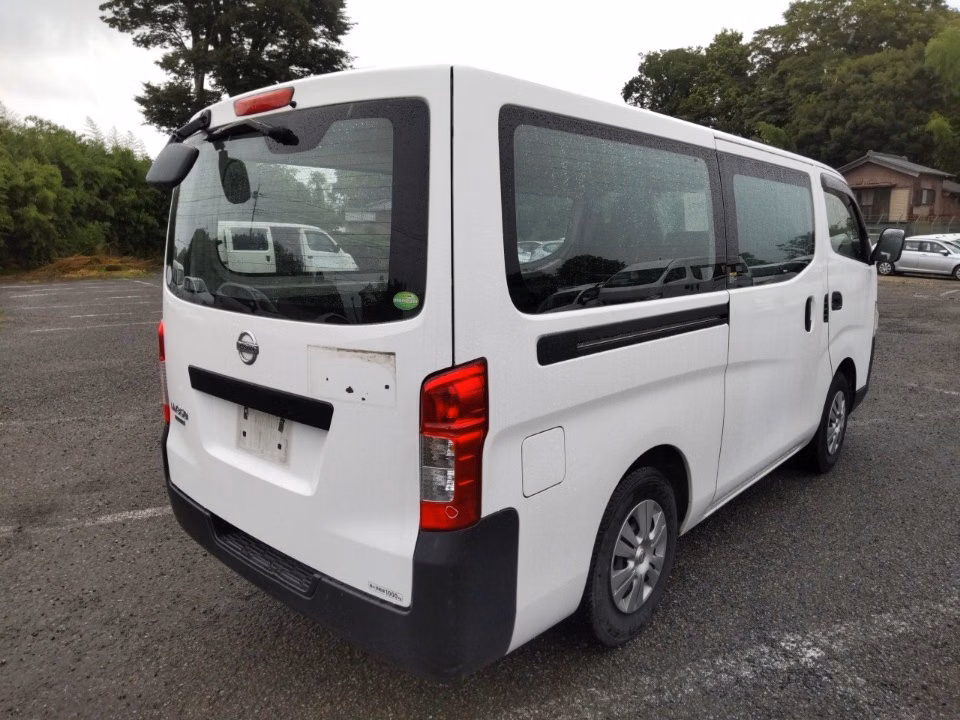 NISSAN NV350 CARAVAN