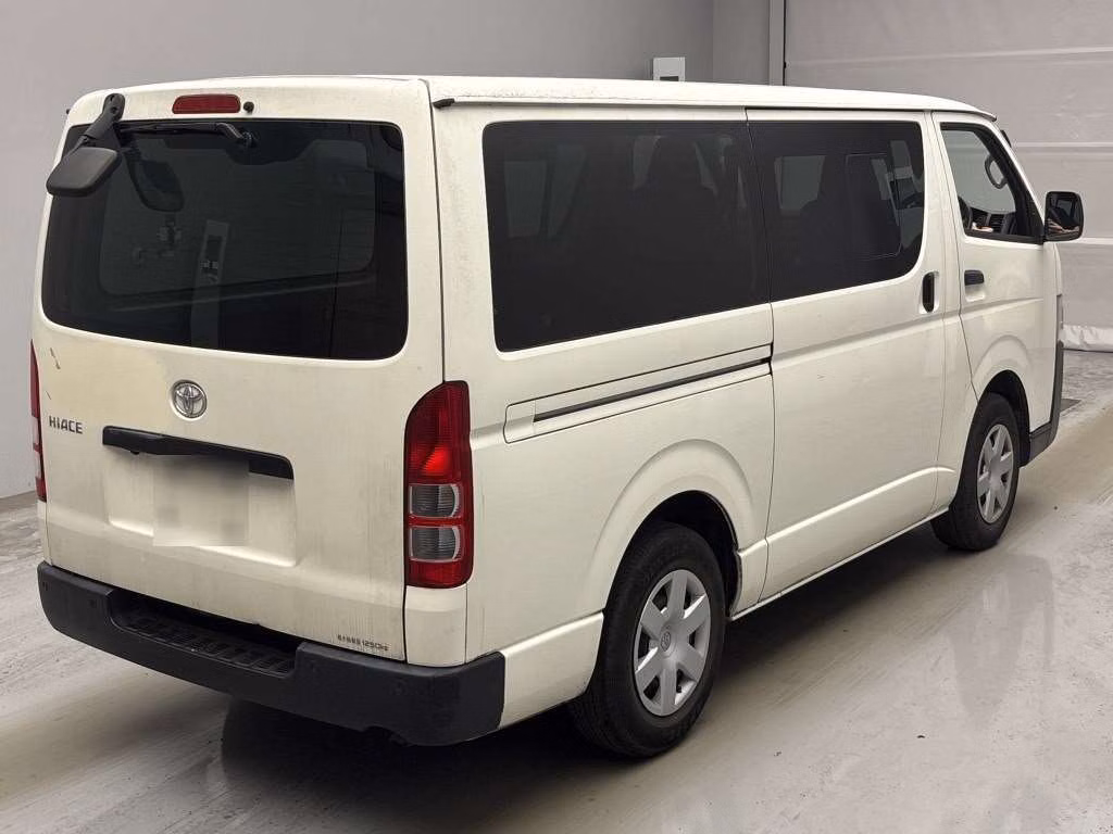 TOYOTA REGIUS ACE