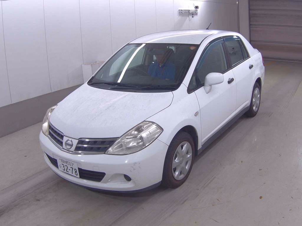 NISSAN TIIDA LATIO