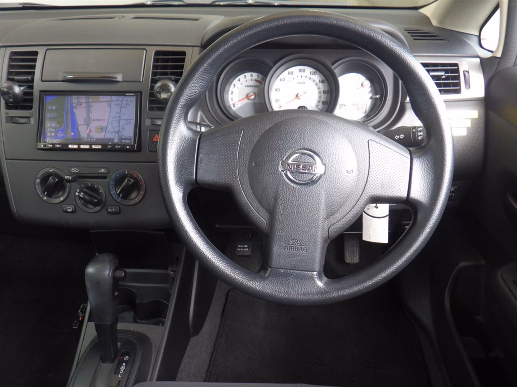 NISSAN TIIDA LATIO