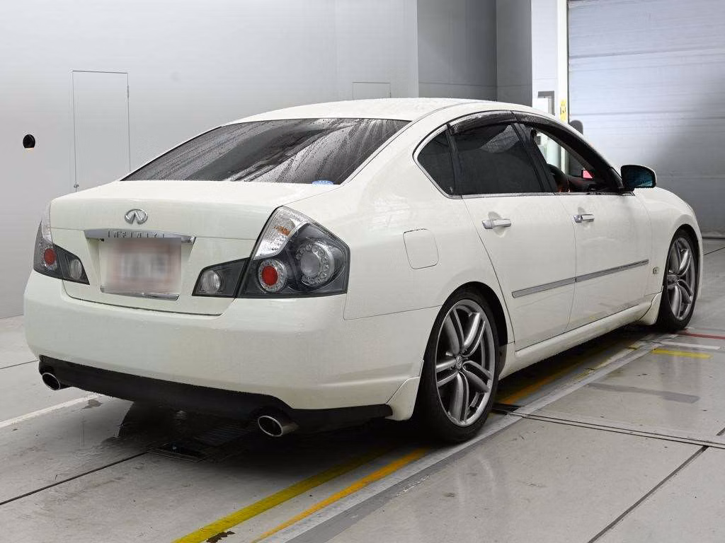 NISSAN FUGA