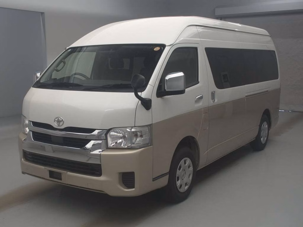 TOYOTA HIACE