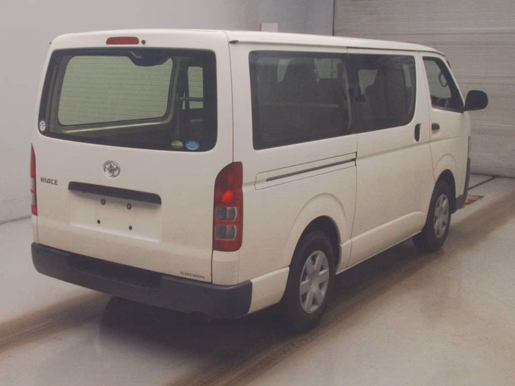TOYOTA REGIUS ACE