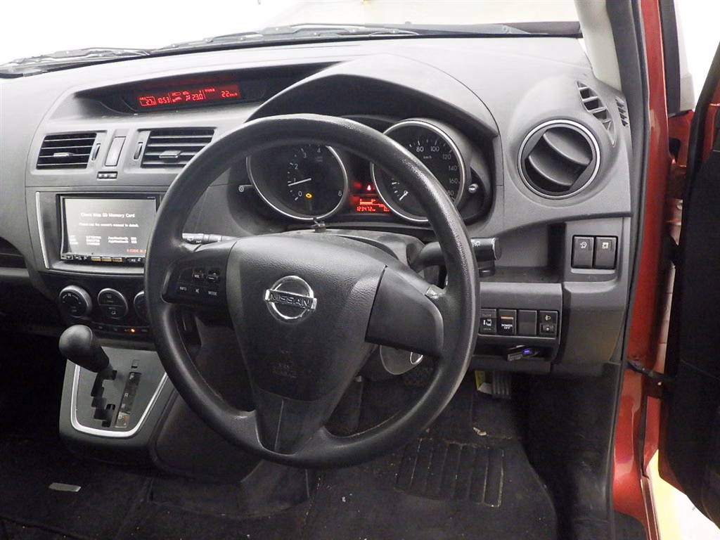 NISSAN LAFESTA