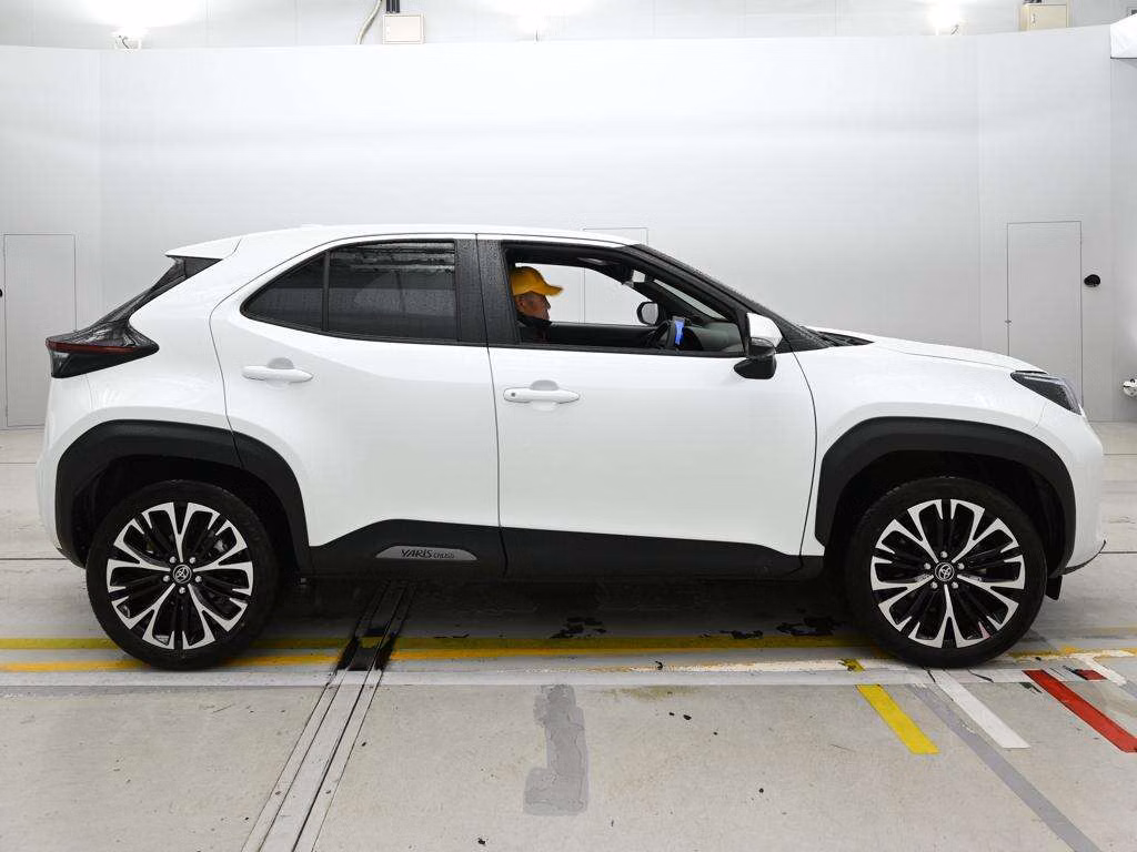TOYOTA YARIS CROSS