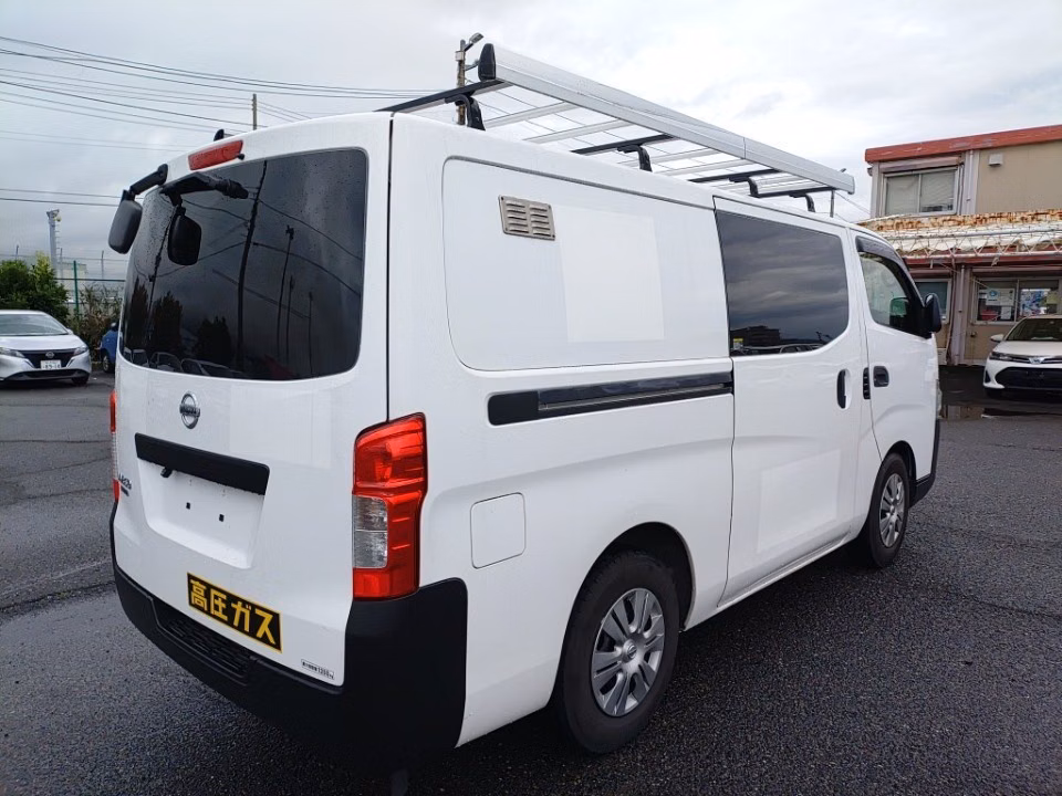 NISSAN NV350 CARAVAN