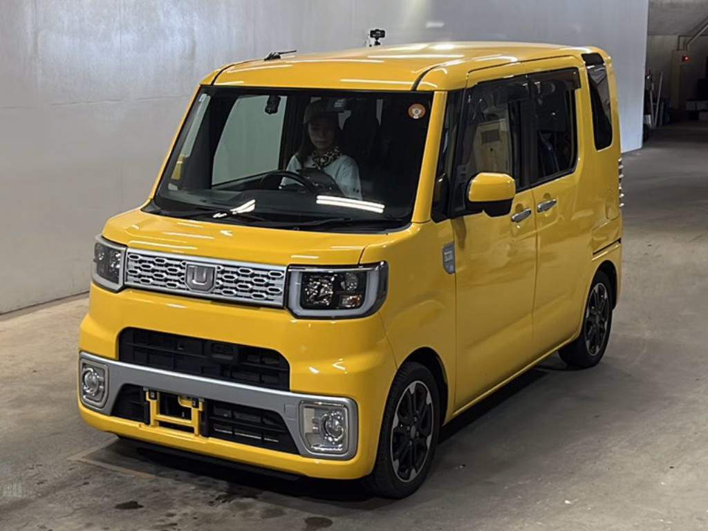 DAIHATSU WAKE