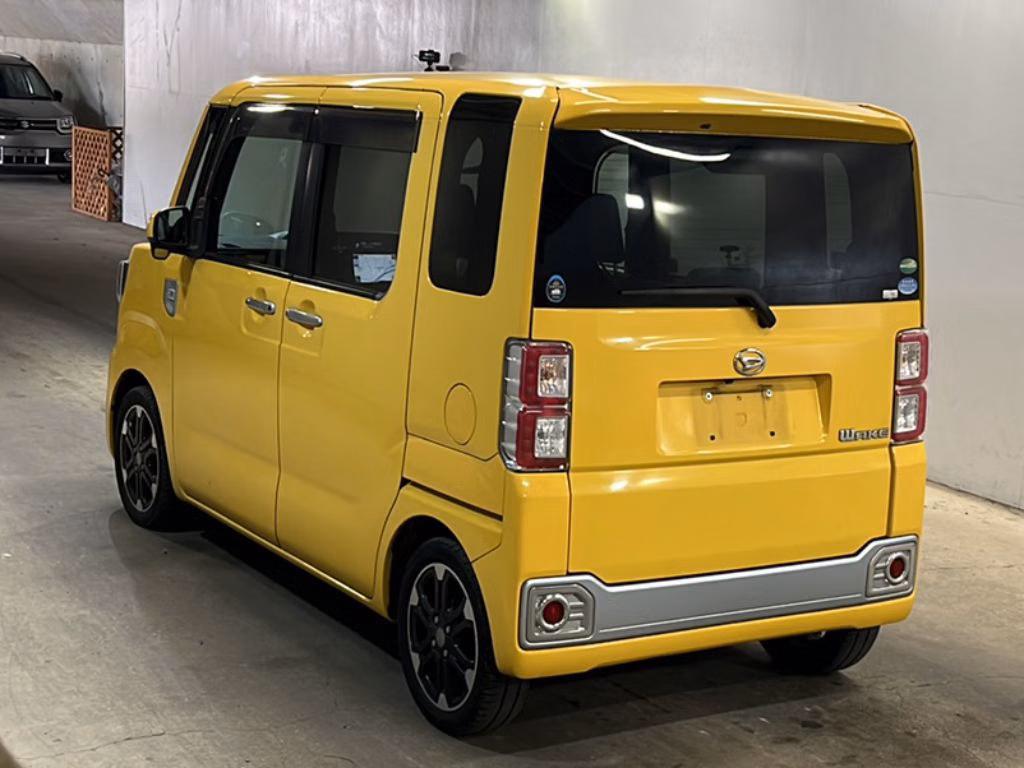 DAIHATSU WAKE