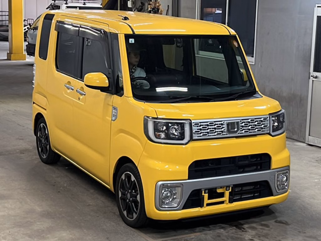 DAIHATSU WAKE
