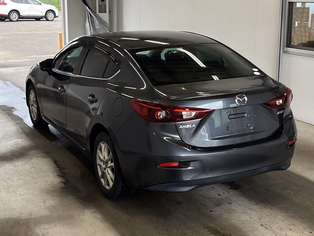 MAZDA AXELA