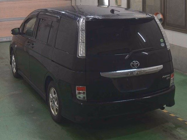 TOYOTA ISIS