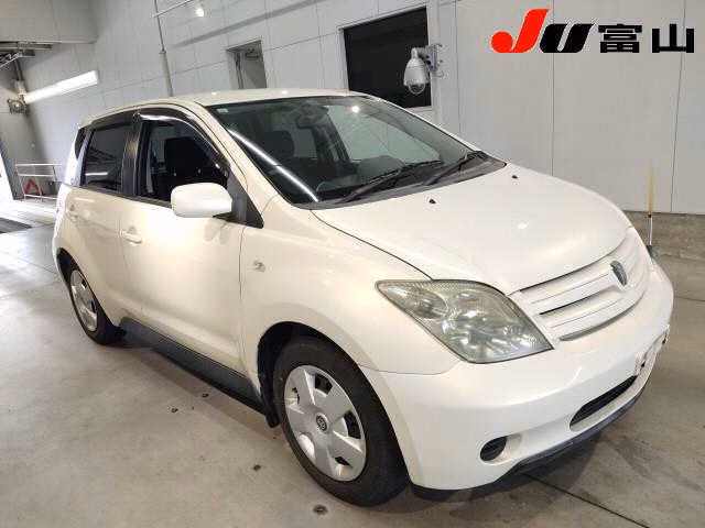 TOYOTA IST