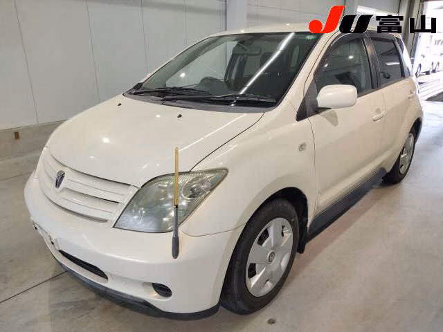 TOYOTA IST