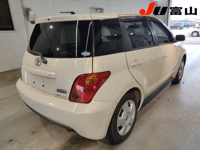 TOYOTA IST