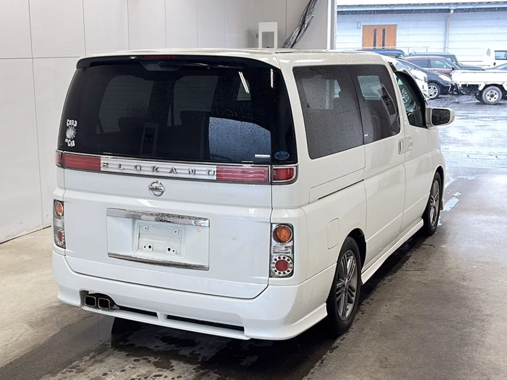 NISSAN ELGRAND