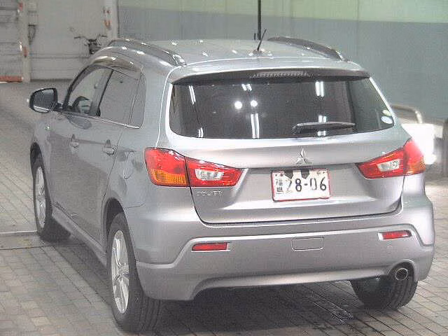 MITSUBISHI RVR