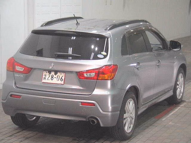 MITSUBISHI RVR