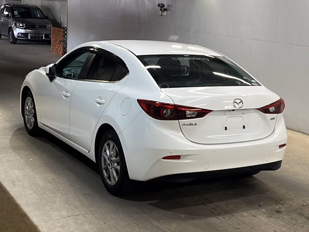 MAZDA AXELA