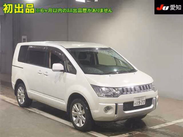 MITSUBISHI DELICA D:5