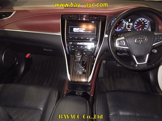 TOYOTA HARRIER