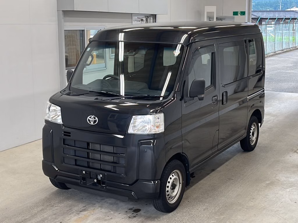 TOYOTA PIXIS VAN