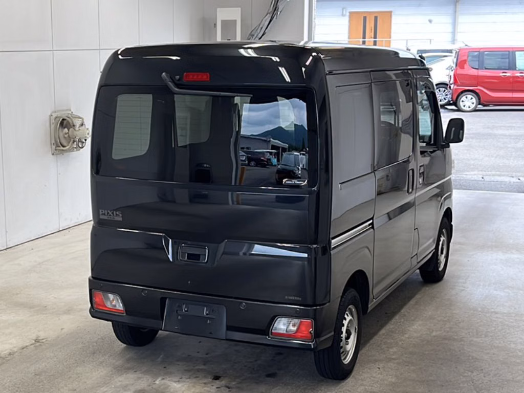 TOYOTA PIXIS VAN