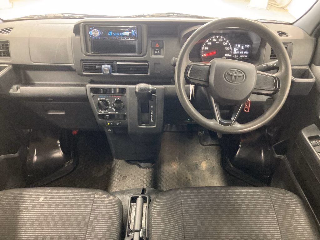 TOYOTA PIXIS VAN