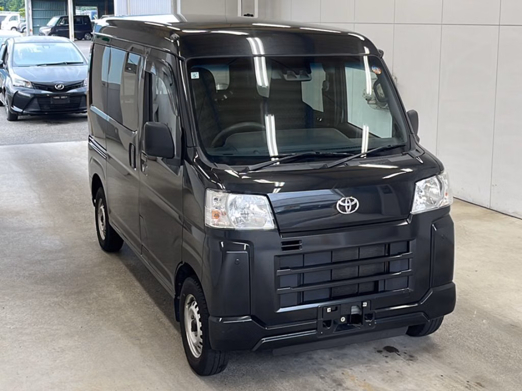 TOYOTA PIXIS VAN