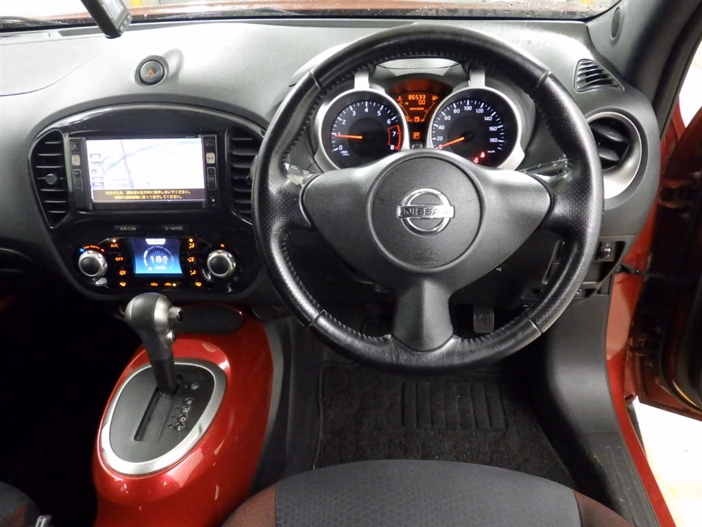 NISSAN JUKE
