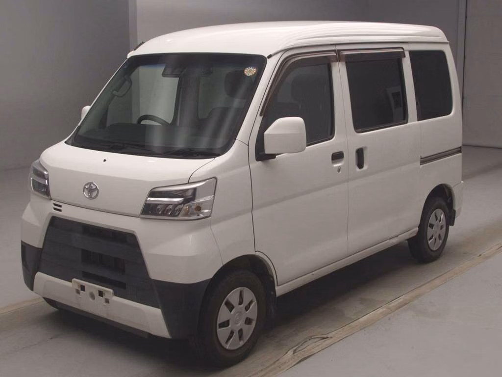 TOYOTA PIXIS VAN