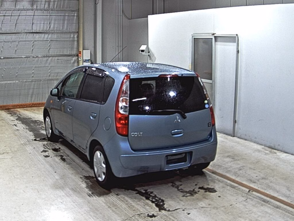 MITSUBISHI COLT