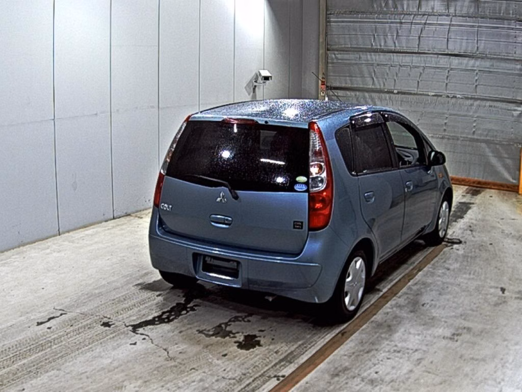 MITSUBISHI COLT