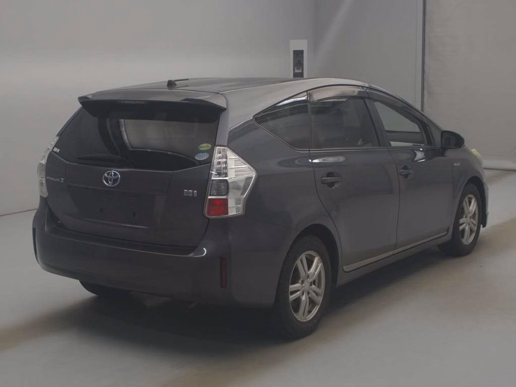 TOYOTA PRIUS ALPHA