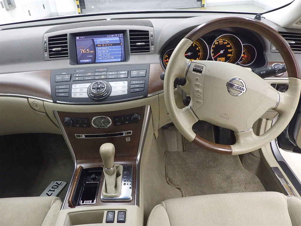 NISSAN FUGA