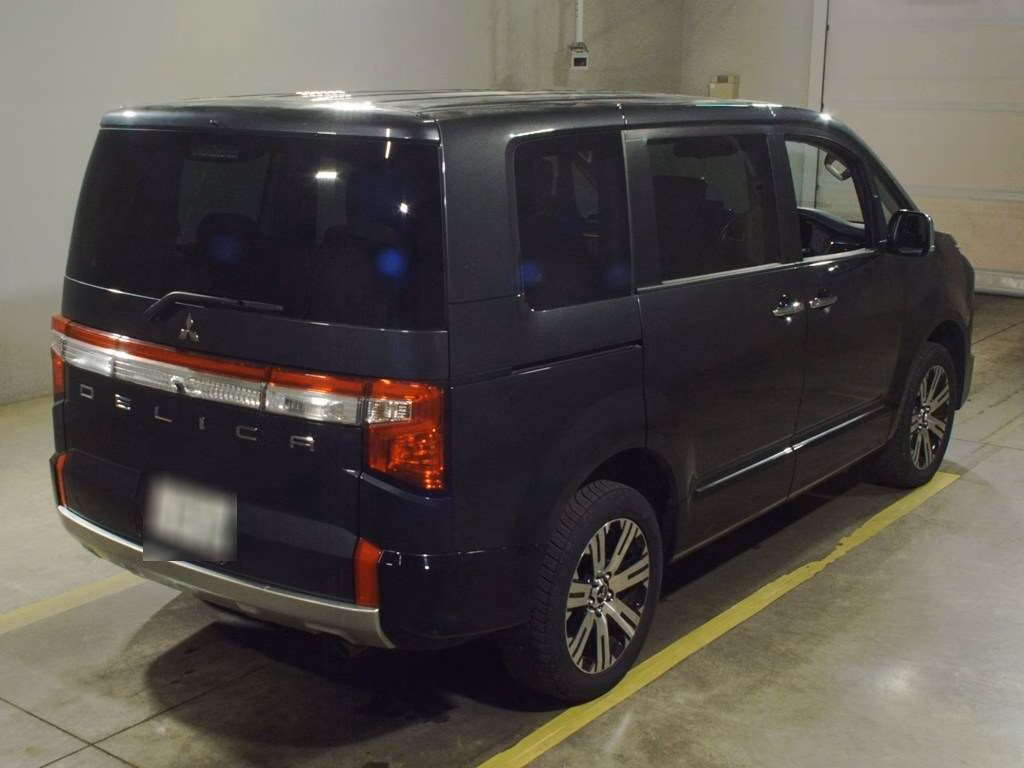 MITSUBISHI DELICA D:5
