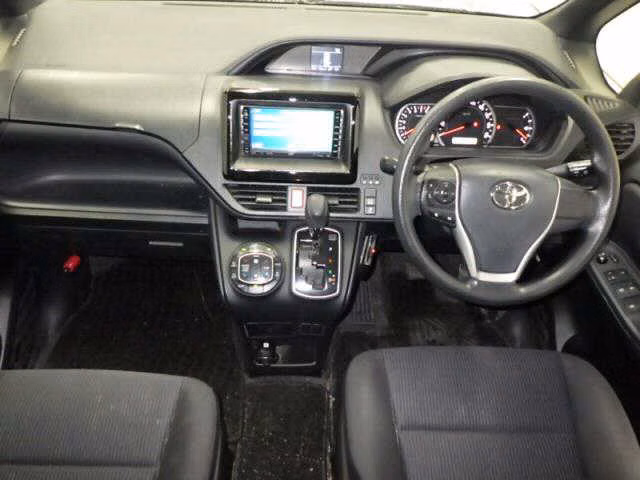 TOYOTA NOAH