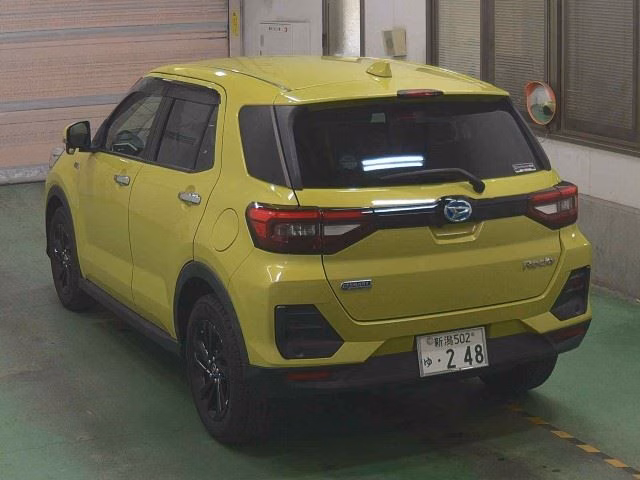DAIHATSU ROCKY