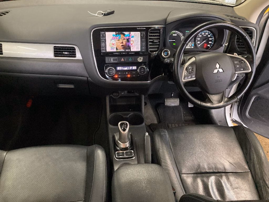 MITSUBISHI OUTLANDER