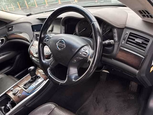 NISSAN FUGA